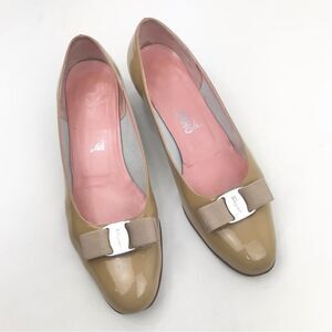 Salvatore Ferragamo VARA Golden Tan Patent Leather Bow Ballet Pump